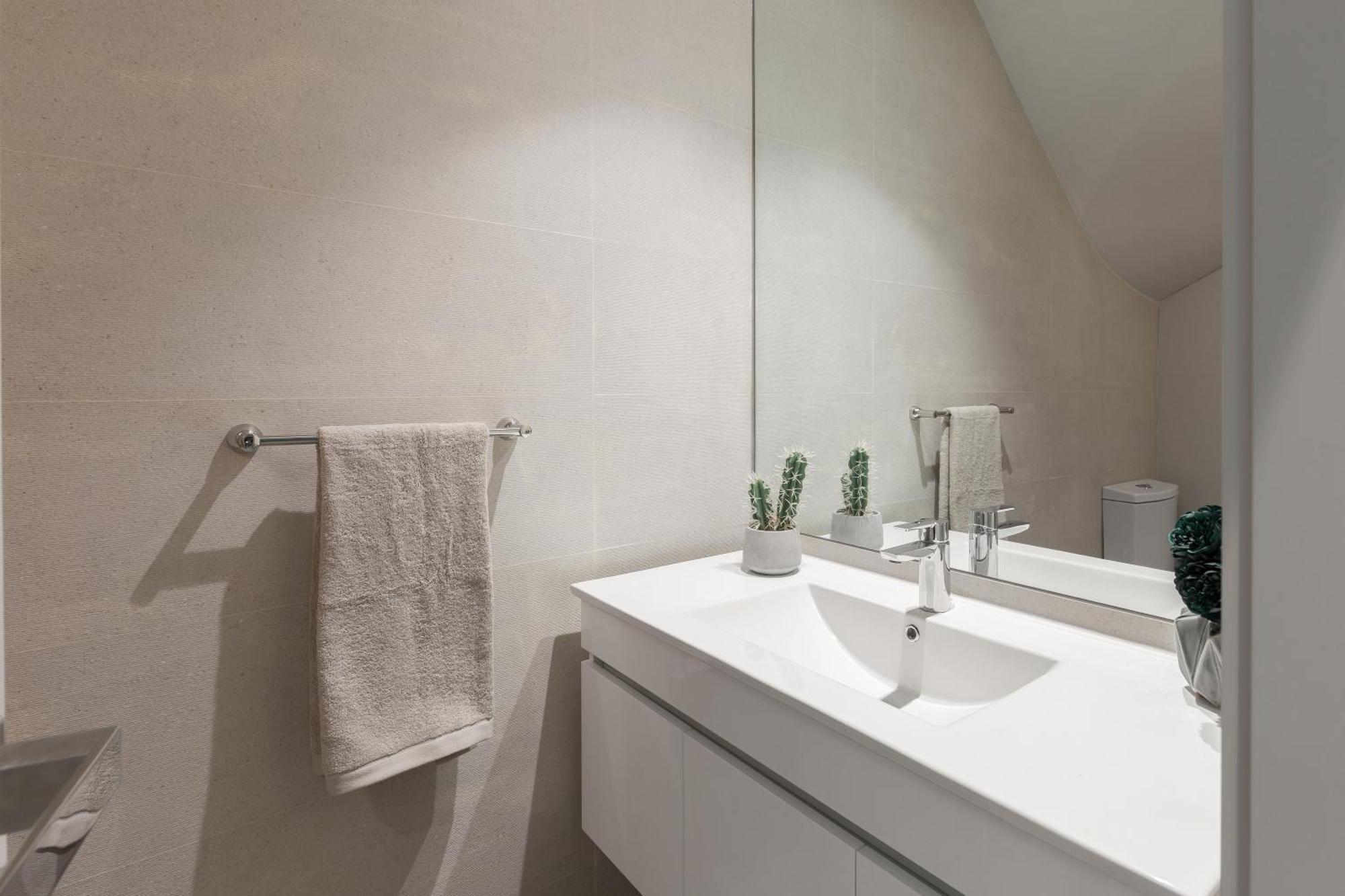 ポルトHost Wise - Charming Luxurious Flat With Garageアパートメント エクステリア 写真